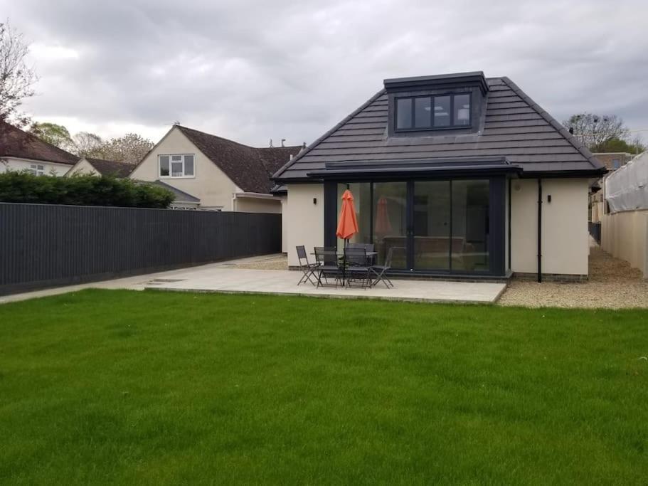 Evergreen Lodge - Two Bed Lux Flat - Parking, Garden, Patio, Wifi, Netflix - Close To Blenheim Palace & Oxford - F3 Кидлингтон Экстерьер фото
