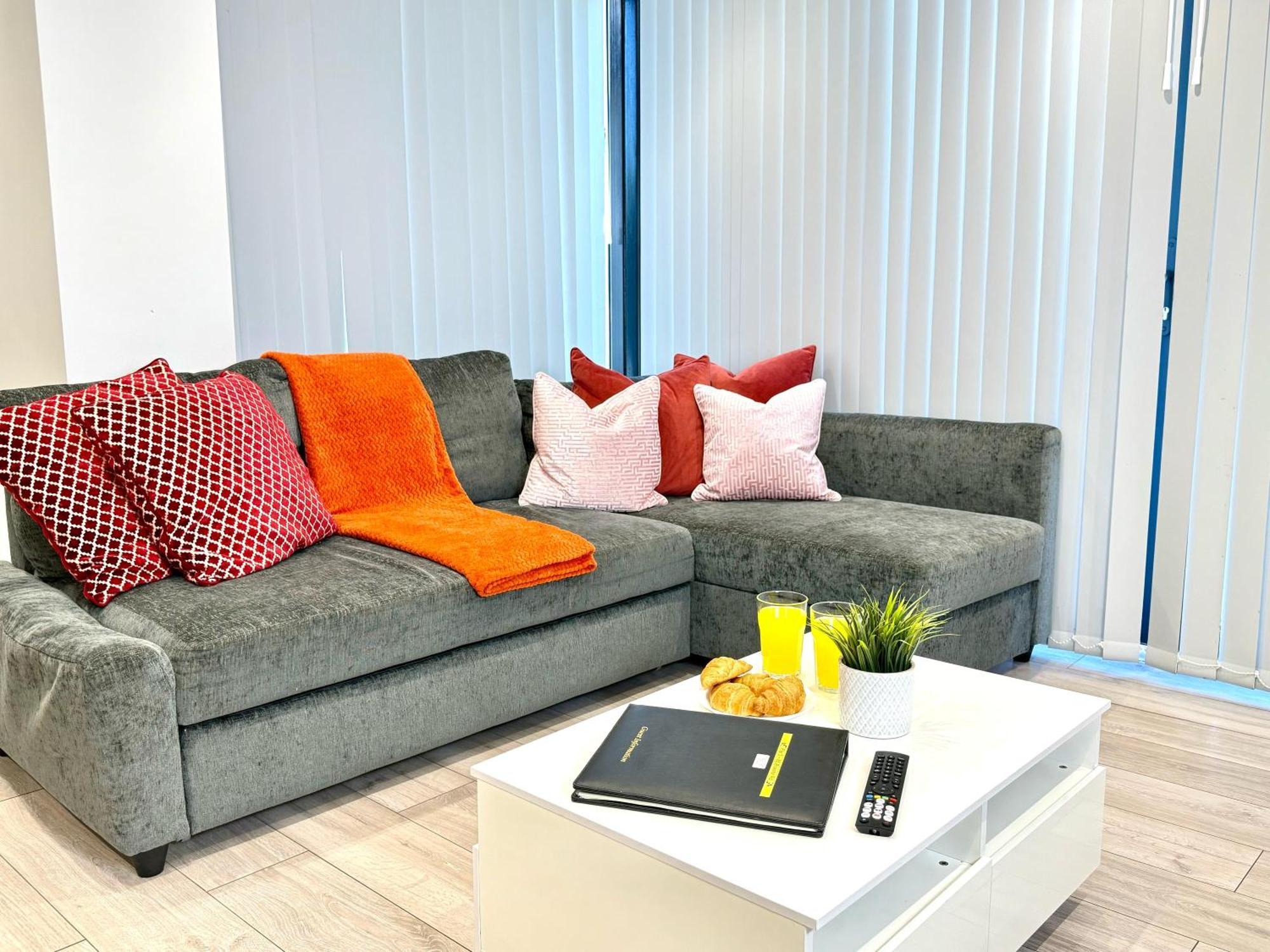 Evergreen Lodge - Two Bed Lux Flat - Parking, Garden, Patio, Wifi, Netflix - Close To Blenheim Palace & Oxford - F3 Кидлингтон Экстерьер фото