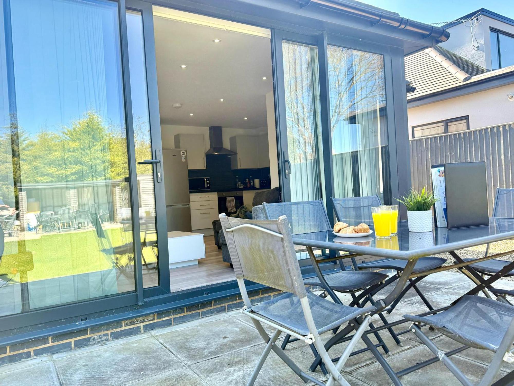 Evergreen Lodge - Two Bed Lux Flat - Parking, Garden, Patio, Wifi, Netflix - Close To Blenheim Palace & Oxford - F3 Кидлингтон Экстерьер фото