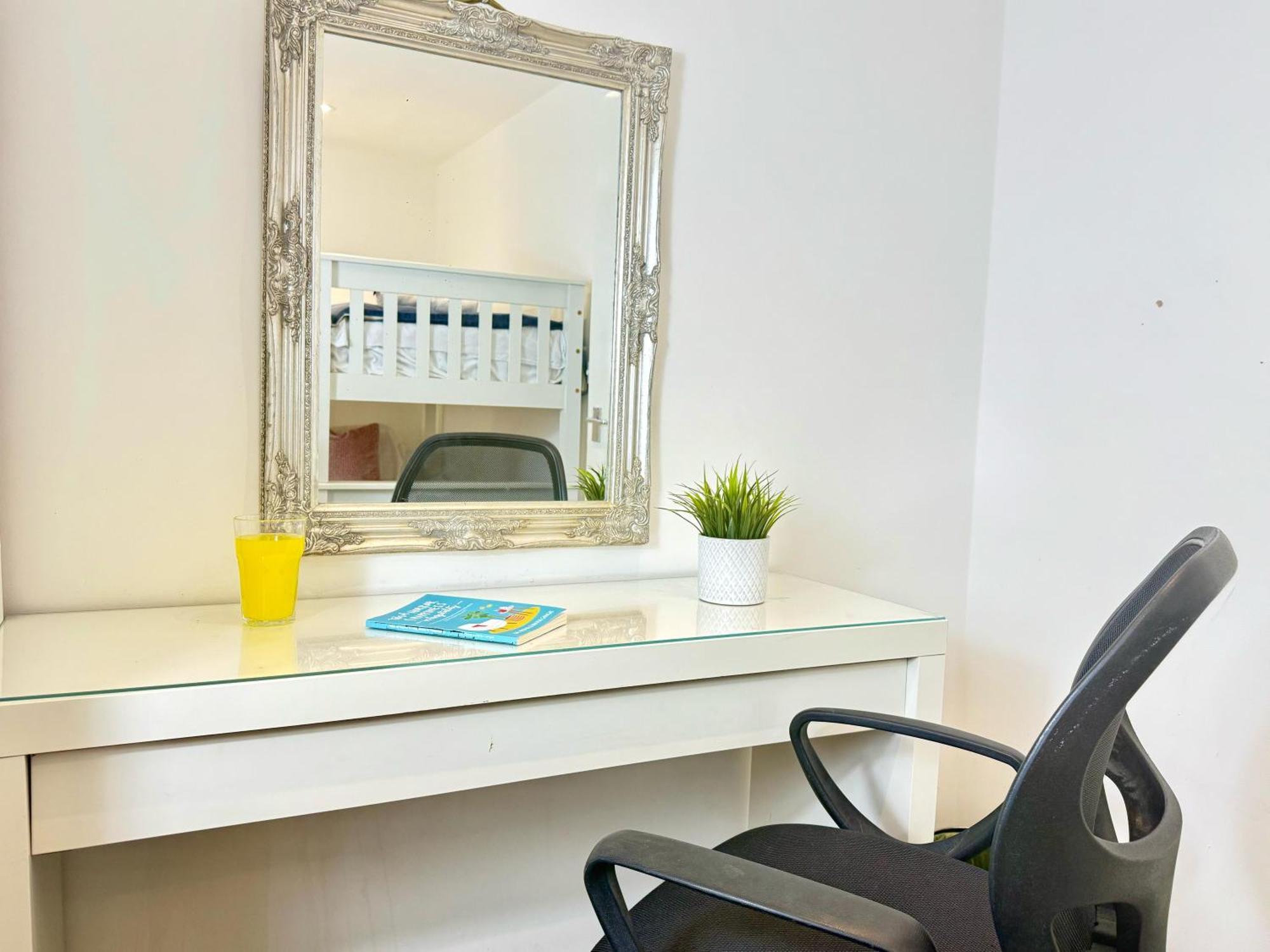 Evergreen Lodge - Two Bed Lux Flat - Parking, Garden, Patio, Wifi, Netflix - Close To Blenheim Palace & Oxford - F3 Кидлингтон Экстерьер фото