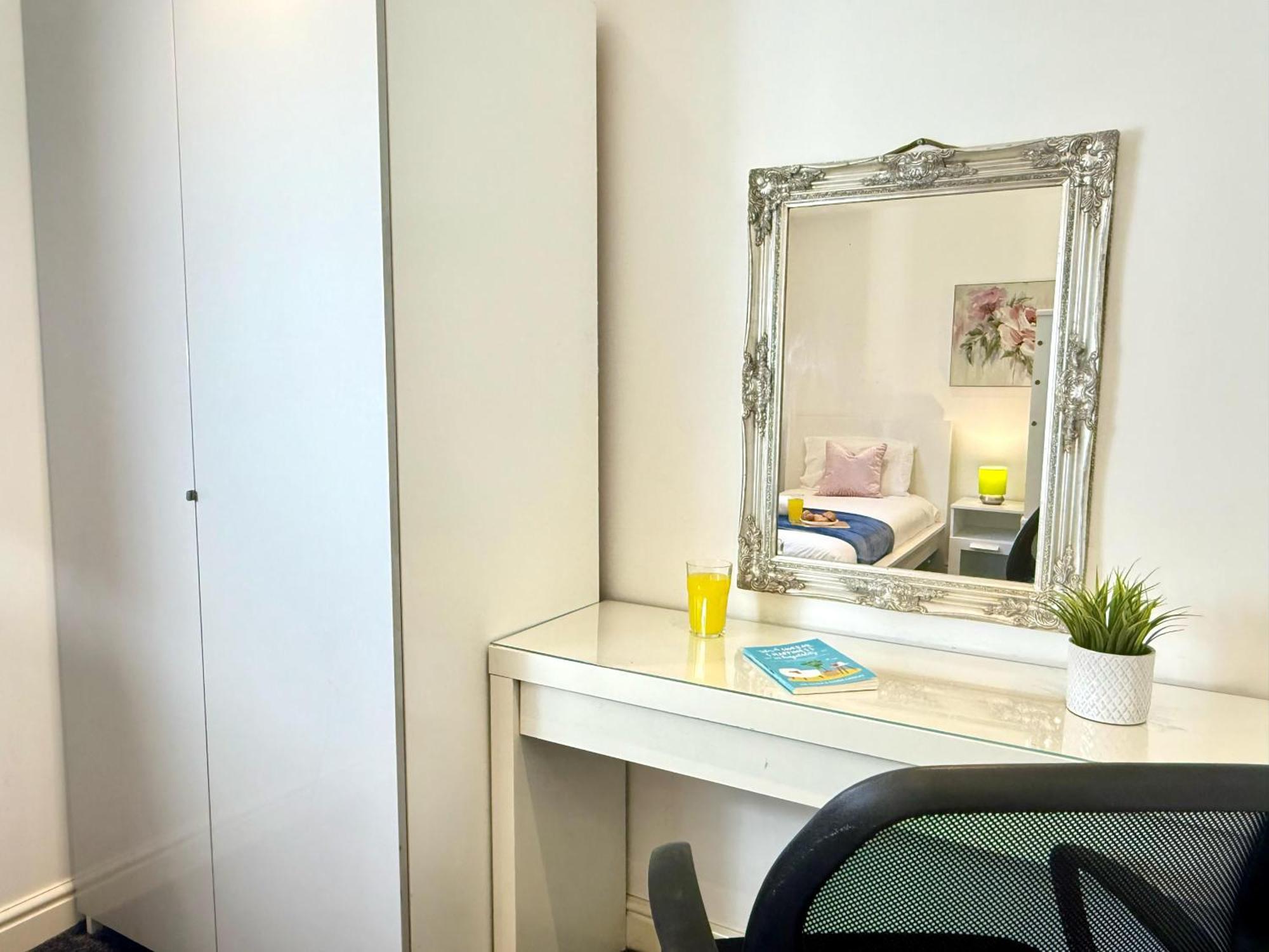 Evergreen Lodge - Two Bed Lux Flat - Parking, Garden, Patio, Wifi, Netflix - Close To Blenheim Palace & Oxford - F3 Кидлингтон Экстерьер фото